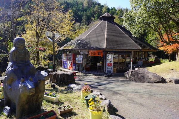 ゆるキャラ、芸能