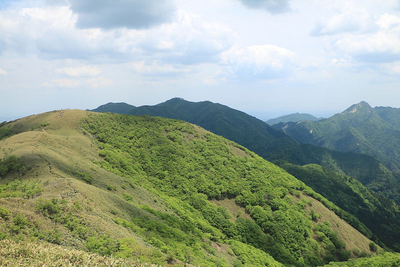鈴鹿随一の稜線を誇る「雨乞岳」へ！武平峠から日帰り登山