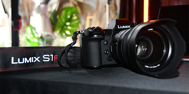 パナ、プロ用ミラーレス一眼カメラを販売へ インドネシア・電機