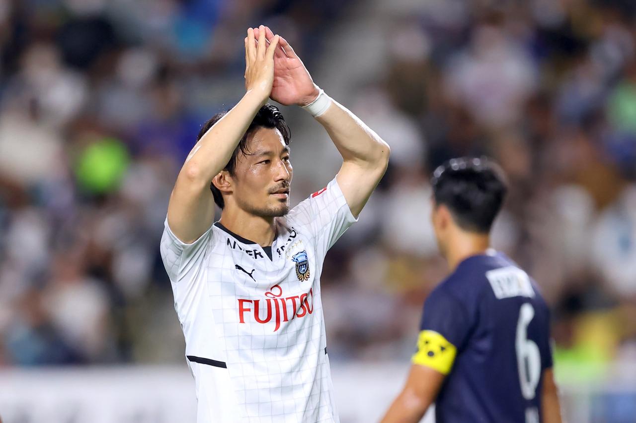 【川崎F】家長昭博はいつでも｢いつもどおり｣。追いかける残り11試合も「ご飯を食べて、練習して、寝るだけ」の絶対的存在感 - サッカーマガジンWEB