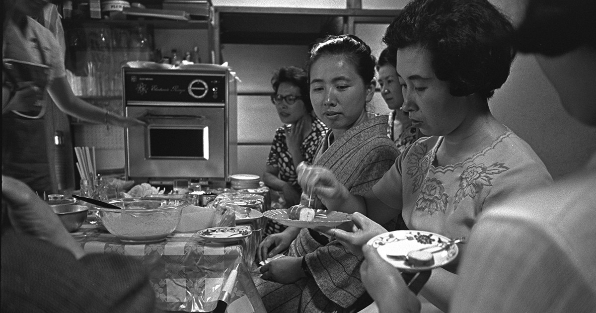 「今は台所革命期」専業主婦前提から時短へ、家庭料理レシピに見る時代の変化　生活史研究家・阿古真理さんに聞く｜好書好日