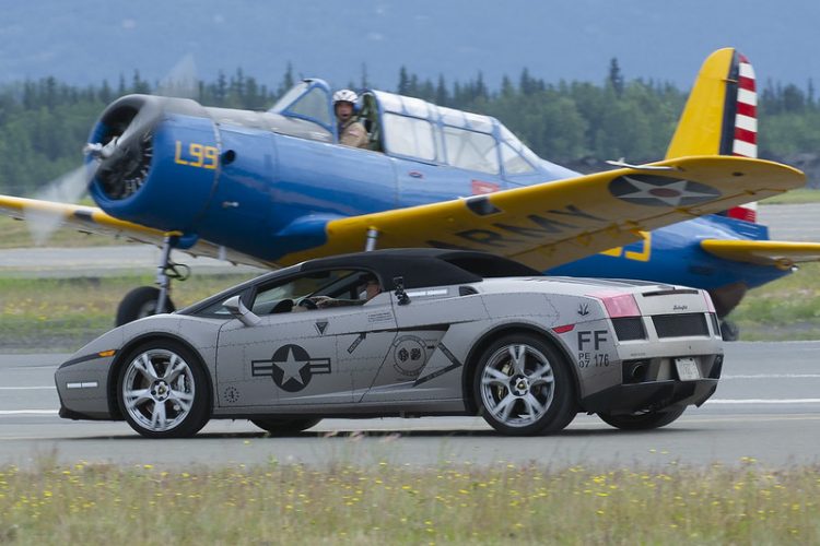 一流パイロット雰囲気を味わえる!? "戦闘機チック"なコクピットのクルマたちをご紹介！ | Motorz（モーターズ）- クルマ・バイクをもっと楽しくするメディア -