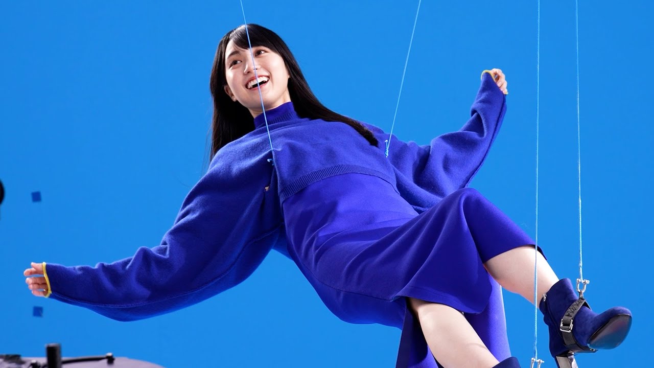 乃木坂46・賀喜遥香、おなじみ『ベンザブロック』CMで宙に浮く！　「『私は熱から！』を言えたときにすごい嬉しくて…」　新TVCM「かぜの瞬間 青のベンザ」篇 メイキング＆インタビューも