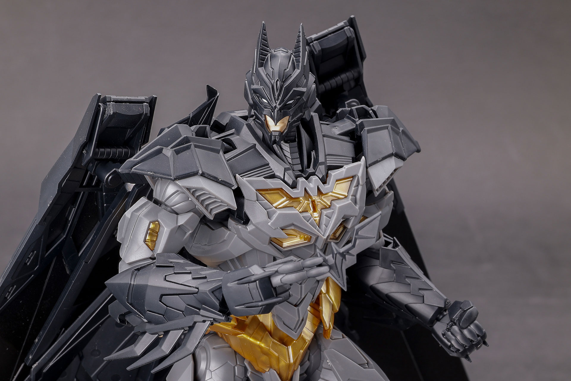 プラモデル「Figure-rise Standard Amplified バットマン」レビュー メカニカルな大胆アレンジを施した新しいバットマン