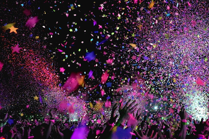K-POPの「ファンダムの力」を考察。自主と連帯が生む熱狂と危険性