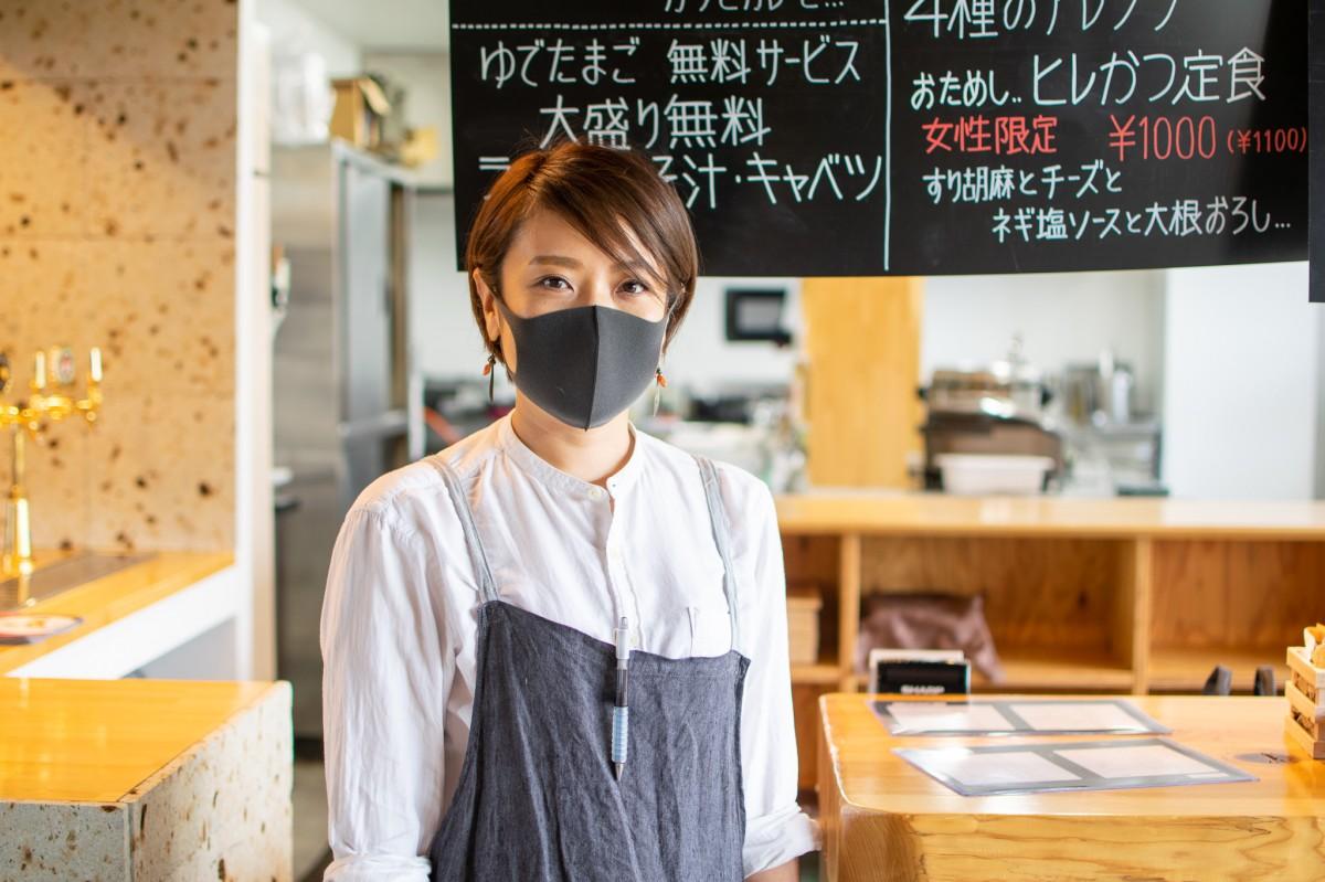 tシャツ、飲食店