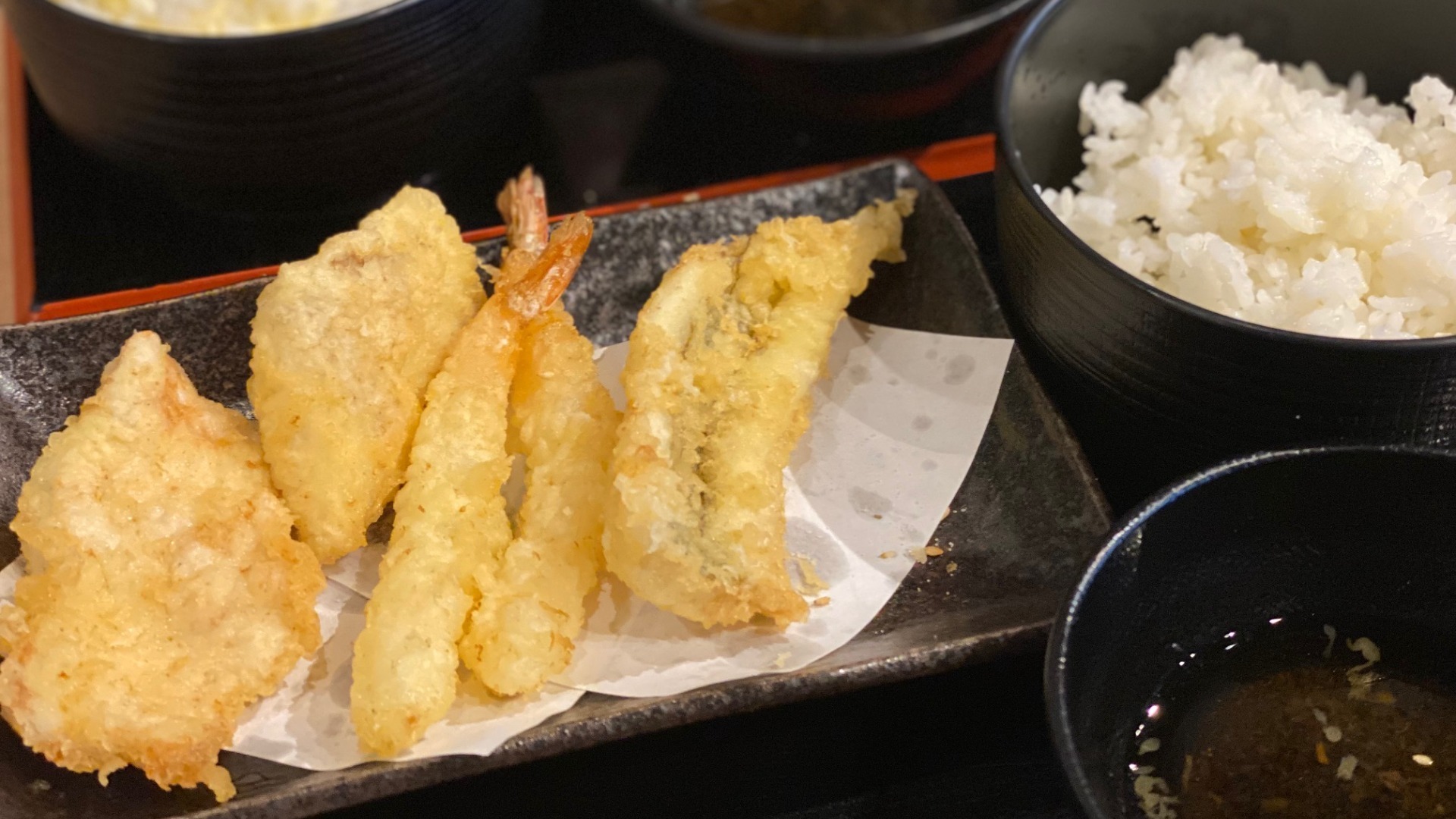 【名古屋市中区】これで1,000円以下!?天ぷらとワイン小島 伏見北店「特選天定食」はお手軽で絶品！ - 土庄雄平 | Yahoo! JAPAN クリエイターズプログラム